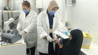 صحة المنيا تقدم 2276 خدمة طبية ضمن قافلة مجانية