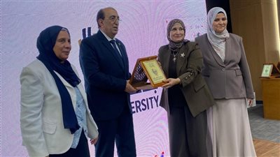 كوثر محمود تستعرض التعريف الجديد للتمريض بفعاليات المؤتمر العلمي الدولي الأول بجامعة السلام