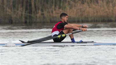 عمر حسام يتأهل لنصف نهائي بطولة العالم للتجديف في ألمانيا