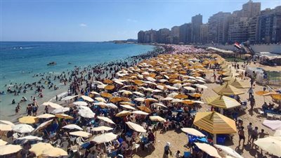 الإسكندرية تستقبلان ملايين المصطافين برحلات اليوم الواحد