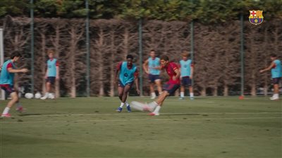 حمزة عبد الكريم يقود برشلونة للفوز على أوروبا في أولى وديات الموسم