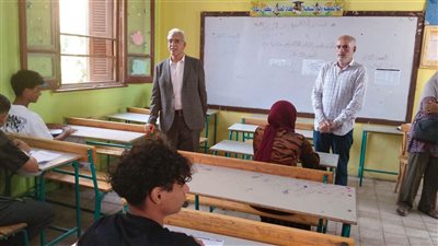 طلاب الإعدادية بالإسماعيلية يؤدون أول امتحانات الدور الثاني