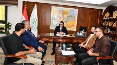 نائب محافظ الفيوم يتابع أعمال توصيل المرافق لمجمع الصناعات الصغيرة بهوارة