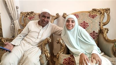 محافظ الإسماعيلية يهنئ الأولى على الجمهورية في الثانوية الأزهرية 