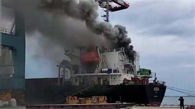 القوات الروسية تستهدف سفن شحن في مينائي تشيرنومورسك وأوديسا