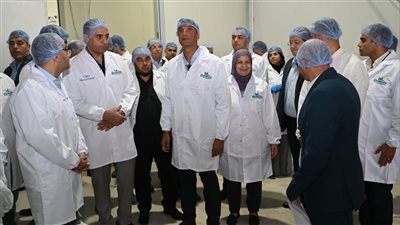 وزير الصناعة يتفقد 4 مصانع بالإسماعيلية ويؤكد دعم التوسع في الإنتاج والتصدير
