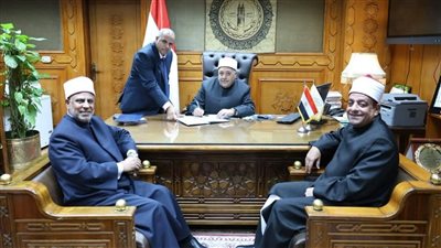 الشيخ أيمن عبدالغني يعتمد نتيجة الشهادة الثانوية الأزهرية