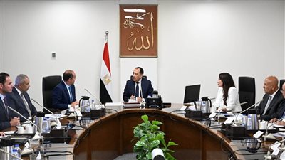رئيس الوزراء يُتابع ملف تشغيل وصيانة محطات معالجة الصرف الصحي