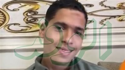«أمنيتي أدخل كلية الشريعة والقانون»..مهند سامح ثالث جمهورية أدبي دمج بالثانوية الأزهرية