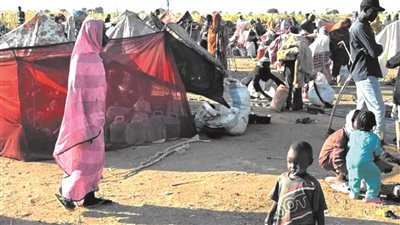 السودانيون بين صواريخ الحرب وأنياب النيل