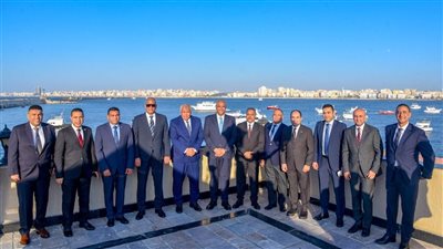 محافظ الإسكندرية يستقبل عددًا من القيادات التنفيذية والمحافظين بقلعة قايتباي