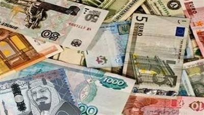 انخفاض جماعي لأسعار العملات الأجنبية والعربية مقابل الجنيه بمنتصف تعاملات اليوم 
