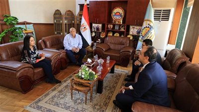 مايا مرسي تبدأ جولتها في مطروح باجتماع مع المحافظ لبحث ملفات العمل المشترك