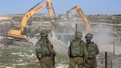 الاحتلال الإسرائيلي يسلم 10 إخطارات هدم في نابلس..والخارجية الفلسطينية تطالب بتحرك عاجل