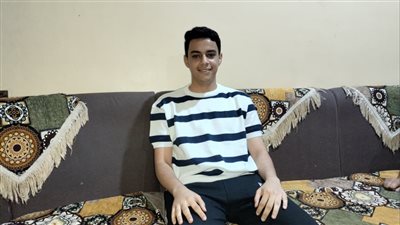 أحمد يسري الأول في الثانوية الأزهرية بالأقصر.. رحلة تحدِ توجت بالفوز 
