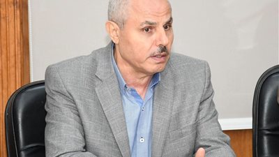 المركز الجامعي للتطوير المهني بجامعة قناة السويس يبحث احتياجات سوق العمل 
