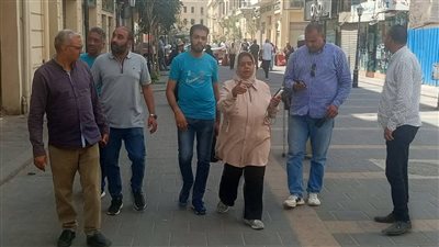 غلق وتشميع 4 مقاهٍ ومحل عصير لمعاودة التعدي على الطريق العام بشارع النبي دانيال بالإسكندرية