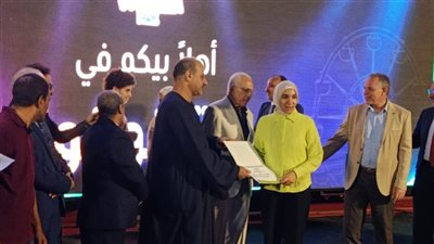 مدير تعليم أسيوط يشهد حفل تكريم أوائل الشهادة الإعدادية بإدارة الفتح التعليمية