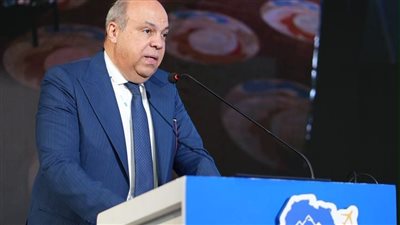 شعار مصر للطيران يزين ملعب برشلونة.. الحفني: مؤشر على قوة العلامة التجارية المصرية
