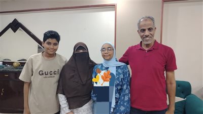 دموع الفرح تتوج سنوات الكفاح.. العاشرة على الثانوية العامة بالإسكندرية تروي رحلة التفوق