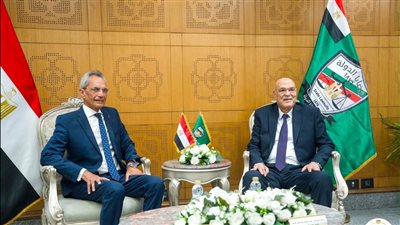 وزير الشئون النيابية يُهنئ رئيس هيئة قضايا الدولة بتوليه منصبه 