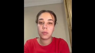 الفيديو كان برايفت.. مضيفة الطيران تبرر  إهانتها لأهالي سوهاج وتطلب السماح 