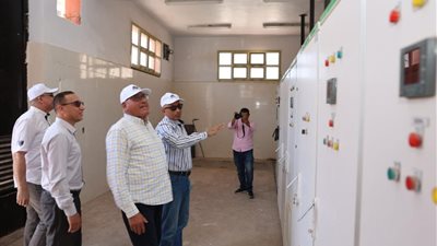 رئيس الهيئة العربية للتصنيع يتفقد مشروعات “حياة كريمة” بالمنيا ويشيد بمعدلات التنفيذ
