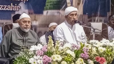 مهنا يشارك في مناقشات علمية بإندونيسيا ويعقد مجالس علمية لقراءة كتاب الحكم العطائية