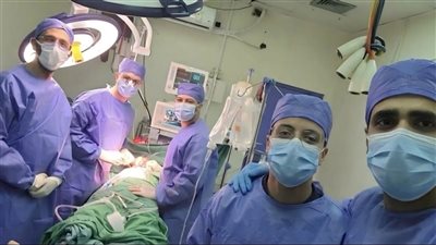 طوارئ المنصورة تنقذ مريضًا تعرض لطعنة نافذة بالقلب بتدخل جراحي عاجل