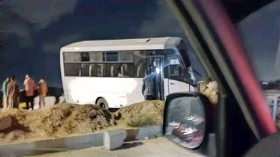 مصرع عامل وإصابة 25 إثر حادث تصادم بين أتوبيس عمال شركة أورسكوم وتريلا