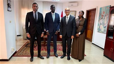 السفير خالد عارف يبحث مع وزارة الصحة السنغالية تعزيز التعاون لدعم القطاع الصحي