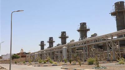 محافظ البحر الأحمر يتابع كفاءة تشغيل محطة كهرباء الغردقة الغازية