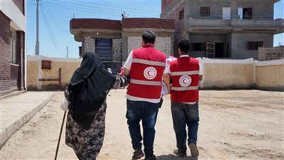 الهلال الأحمر المصري يطلق قافلة شاملة لخدمة أهالي بحر البقر بالشرقية