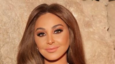 إليسا تعتمد موضة التايجر بصيحة الكب (صور)