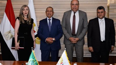وزارة الطيران والأكاديمية العربية للعلوم والتكنولوجيا توقعان بروتوكول تعاون مشترك لتأهيل الكوادر البشرية 