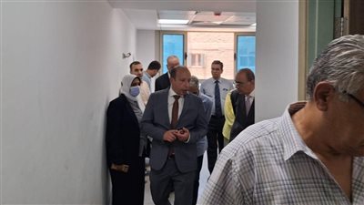 استعدادًا للتشغيل.. عميد قصر العيني يتابع تجهيز مستشفى «ثابت ثابت» 