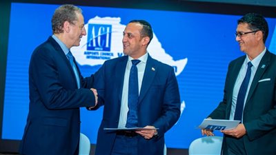 أيمن عرب يقود المطارات المصرية إلى العالمية