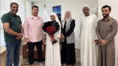 مدير فرع هيئة الرعاية الصحية بالإسماعيلية يستقبل الأولى على الجمهورية
