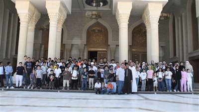أكثر من ١٠٠ طفل من حفظة القرآن يتعرفون على معالم مسجد مصر بالعاصمة