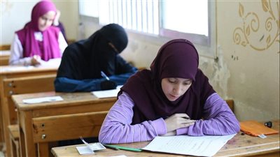 رئيس منطقة قنا الأزهرية يتابع امتحانات الدور الثاني فى الشهادتين الإبتدائية والإعدادية