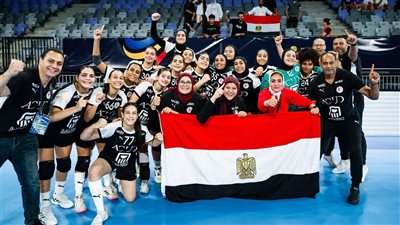 وزير الرياضة يهنئ ناشئات كرة اليد بالفوز على الدنمارك والتأهل لربع نهائي بطولة العالم