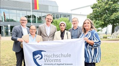 جامعة الأقصر تبحث سبل التعاون الأكاديمي مع جامعة فورمز للعلوم التطبيقية بألمانيا