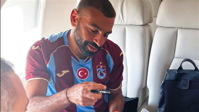 شاهد.. الظهور الأول لمحمد صلاح بقميص طرابزون سبور التركي