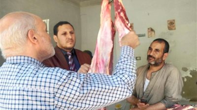 ضبط ومصادرة 340 كيلو لحوم غير صالحة  بالمنيا 