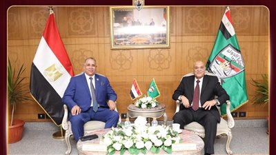 نقيب المحامين يهنئ رئيس هيئة قضايا الدولة بمناسبة توليه منصبه