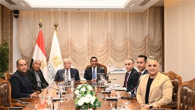 وزير الرياضة يستقبل مستشار رئيس الجمهورية للتنمية المحلية لبحث تعزيز السياحة الرياضية