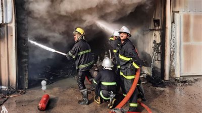 السيطرة علي حريق بمخلفات  داخل منزل مهجور بكفر شكر 