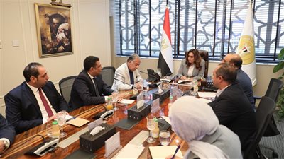 وزيرة التنمية توجه بتسريع وتيسير إجراءات تراخيص منشآت تدوير المخلفات