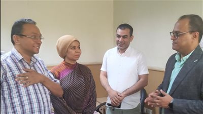 وكيل وزارة الصحة بقنا يبدأ عمله بجولة تفقدية لديوان المديرية ويلتقي العاملين