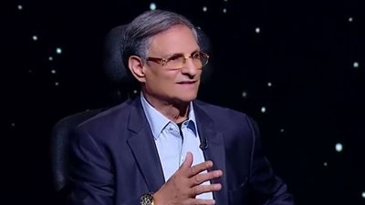 مصطفى يونس: لا يجوز رحيل عموتة بعد 4 مباريات